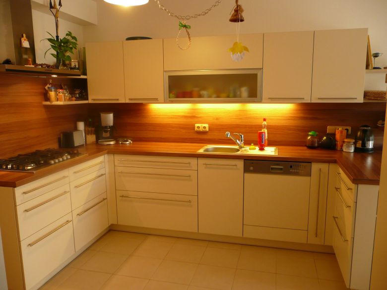 Na u0161e realizace Moderní kuchyn u011b z lamina KYDL u00cd u010cEK Kuchy u0148ské studio Plze u0148 Na u0161e realizace Moderní kuchyn u011b z lamina KYDL u00cd u010cEK Kuchy u0148ské studio Plze u0148
