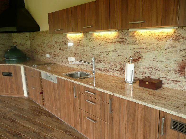 Na u0161e realizace Moderní kuchyn u011b z lamina KYDL u00cd u010cEK Kuchy u0148ské studio Plze u0148 Na u0161e realizace Moderní kuchyn u011b z lamina KYDL u00cd u010cEK Kuchy u0148ské studio Plze u0148