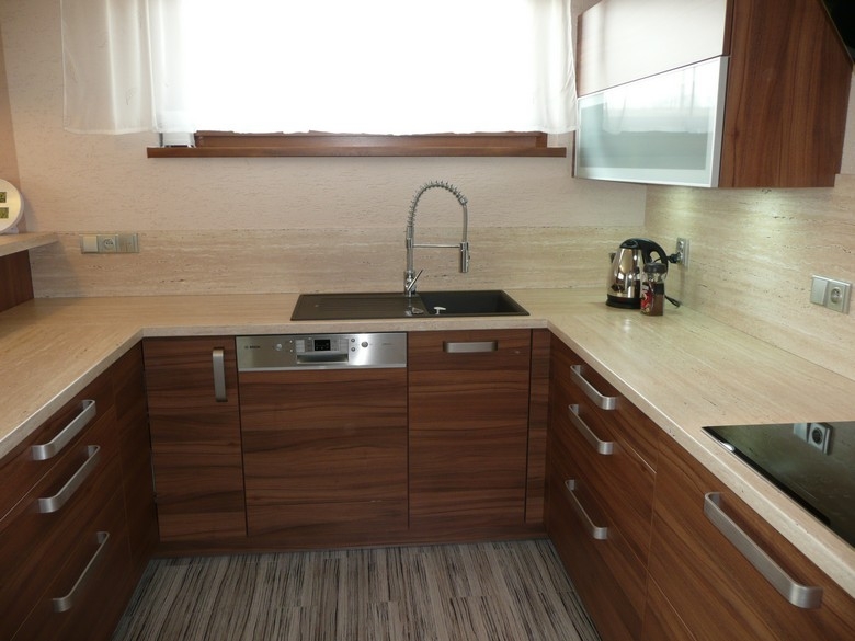 Na u0161e realizace Moderní kuchyn u011b z lamina KYDL u00cd u010cEK Kuchy u0148ské studio Plze u0148 Na u0161e realizace Moderní kuchyn u011b z lamina KYDL u00cd u010cEK Kuchy u0148ské studio Plze u0148